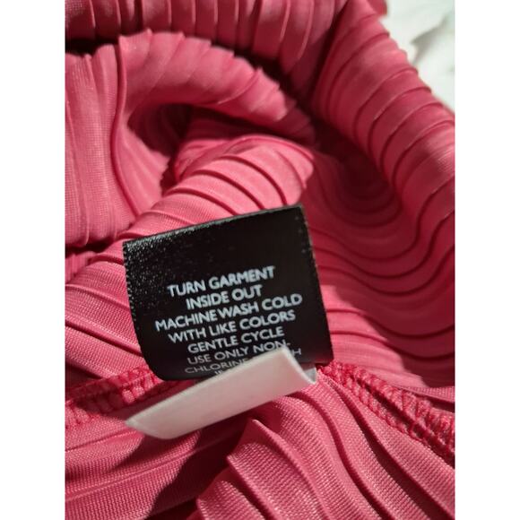 Torrid Velvet Women's size 2X Torrid Pleated Goddess Casual Halter Tank Top - Picture 12 of 12